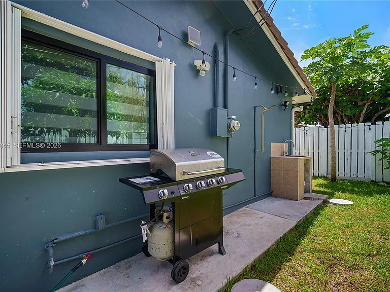 4241 NW 9th Ct #EFFICIENCY — Photo 22