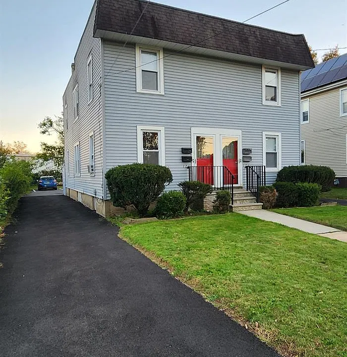 124 Runyon Ave #2