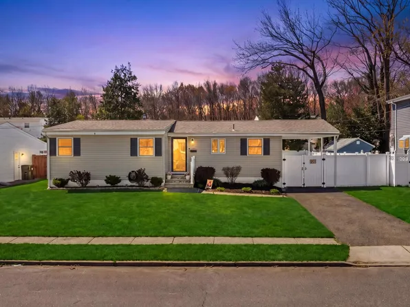 27 Lafayette Drive, Hazlet, NJ 07730