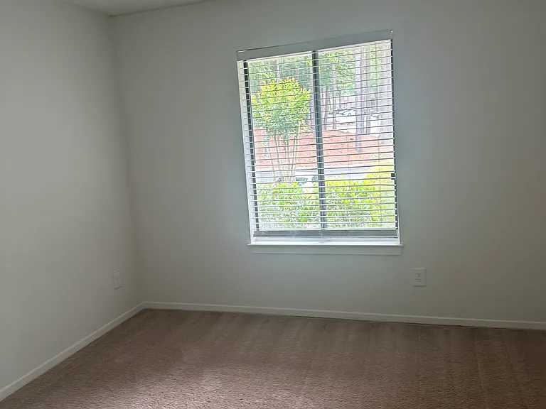 122 Seasons Pkwy — Photo 18