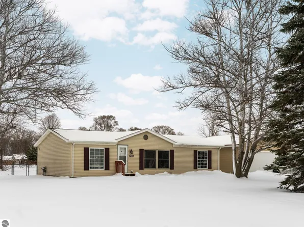 5400 N Brentwood St, Grawn, MI 49637
