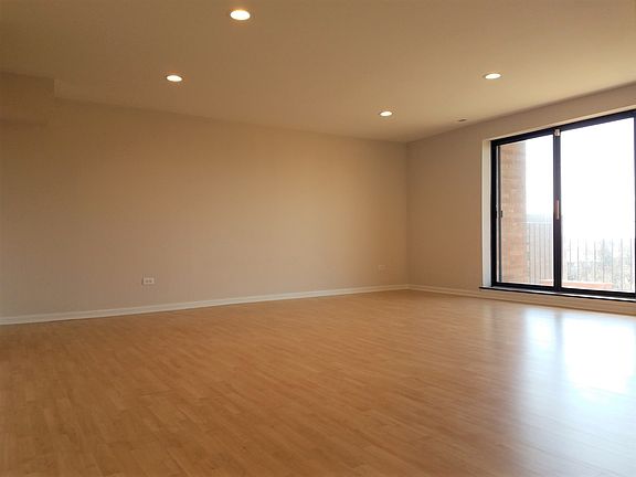 5th image of 1717 W Crystal Ln Unit 612
