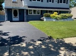 64 Abbey Ln, Levittown, NY 11756