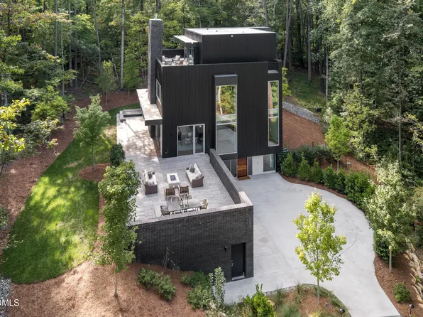 711 Berryhill Dr, Chapel Hill, NC 27516