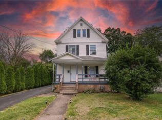 2955 McKoon Ave, Niagara Falls, NY 14305