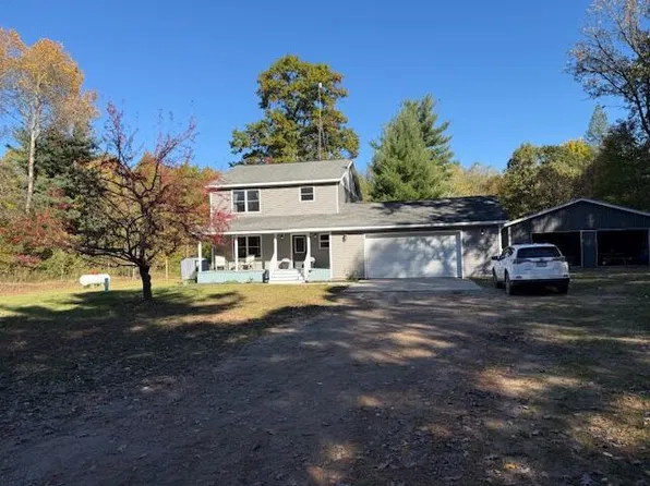 1312 Pine Hill Trl, Stanton, MI 48888