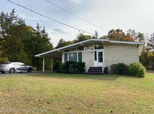 7 Riccis Dr, Jackson, NJ 08527