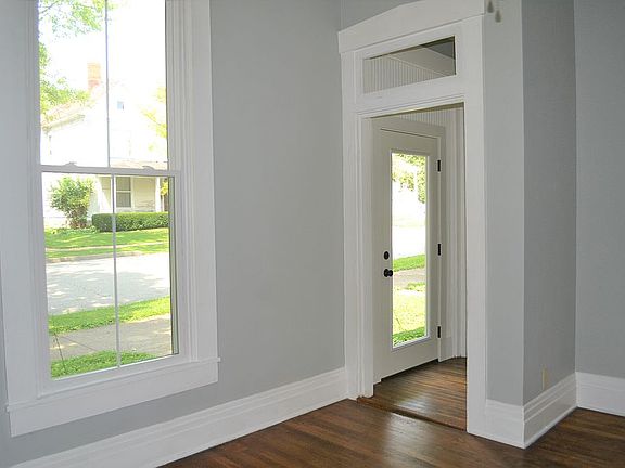 4th image of 221 W Walnut St
