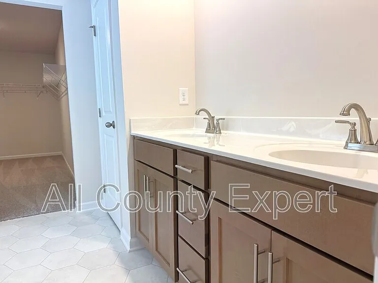 273 Bloomfield Cir — Photo 19