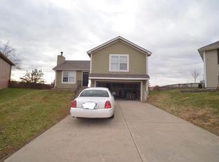 1929 Clay Ridge Dr, Liberty, MO 64068