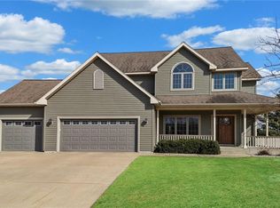 4825 Promontory Ct, Eau Claire, WI 54701