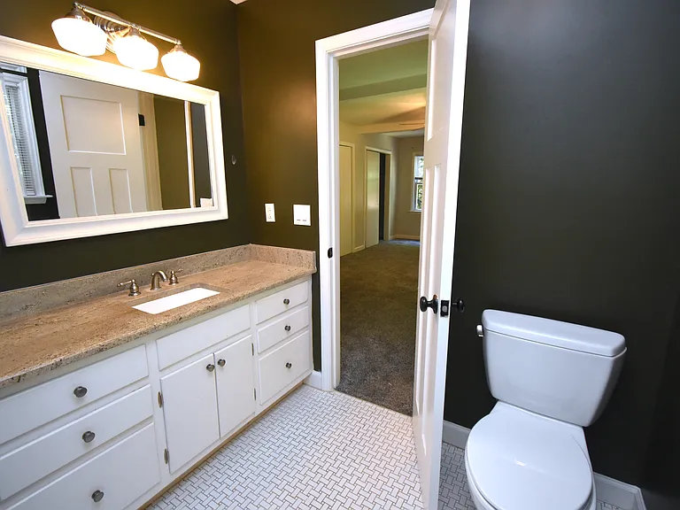 1800 Kirkwood Dr — Photo 31