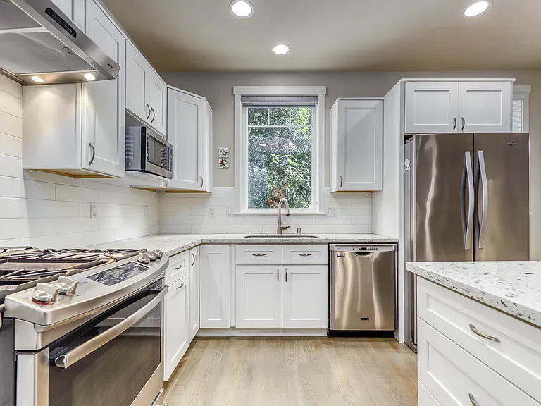 690 Wintersweet Rd NE — Photo 9