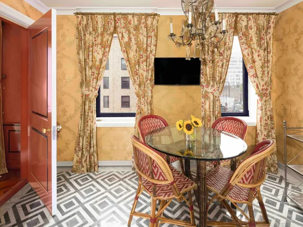 15 East 69th Street image 6 of 20