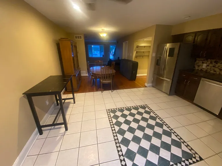 377 E Madison Ave — Photo 3