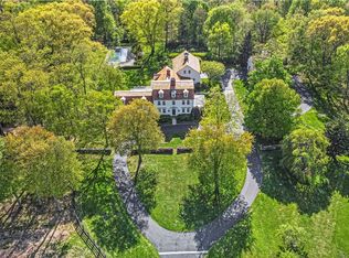 11 Cowdray Park Dr, Armonk, NY 10504