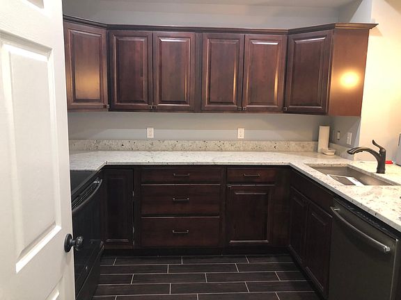 Knotty Alder Kitchen Cabinets