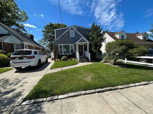 80 Clarendon Dr, Valley Stream, NY 11580