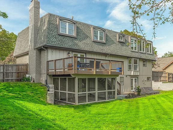 4th image of 5305 W 83rd St
