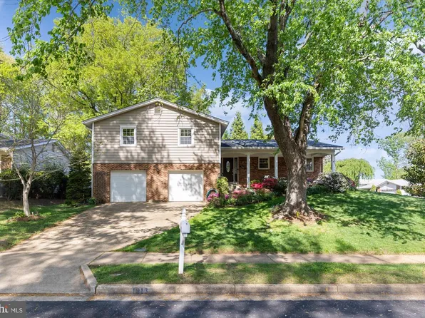 1913 Diplomat Ct, Falls Church, VA 22043