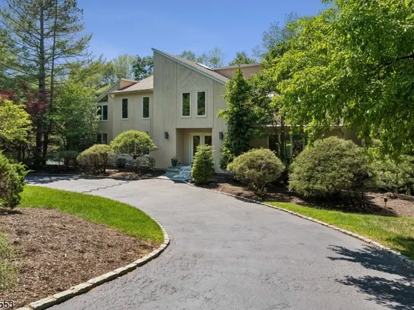 15 Manchester Ct, Morris Twp., NJ 07960