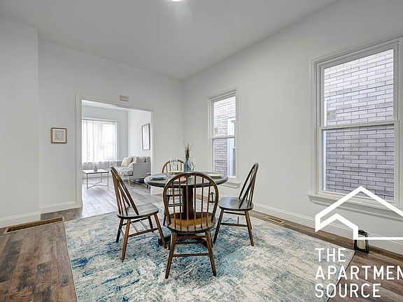 3rd image of 1630 N Fairfield Ave #1F