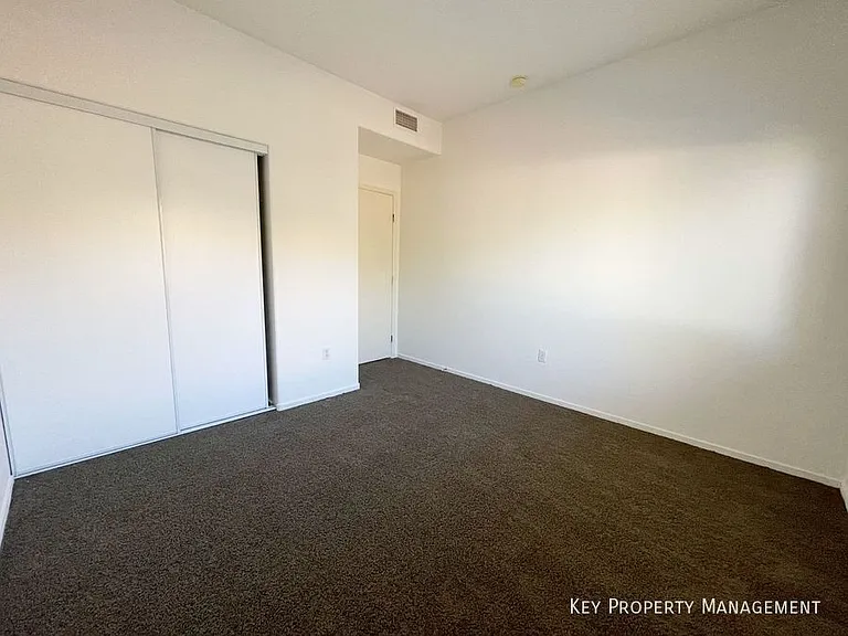 2110 N Los Feliz St #1074 — Photo 13