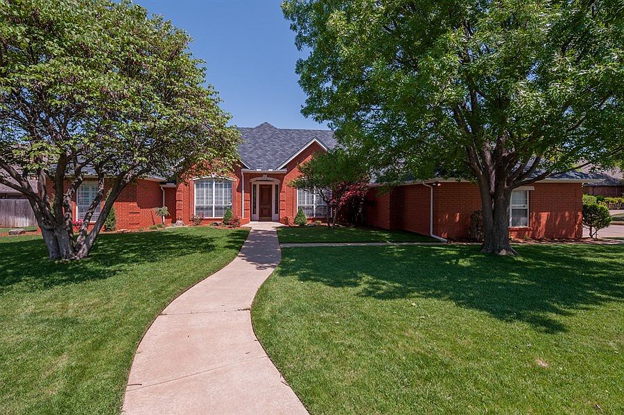 1st image of 701 Glenlake Dr