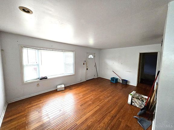 4th image of 4676 Kirby Ave
