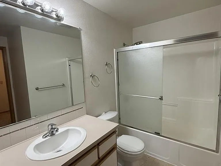 762 206th Pl — Photo 7