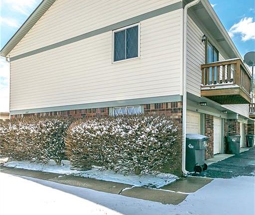 4th image of 4447 Four Seasons Cir