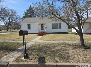 217 S East St, Herington, KS 67449