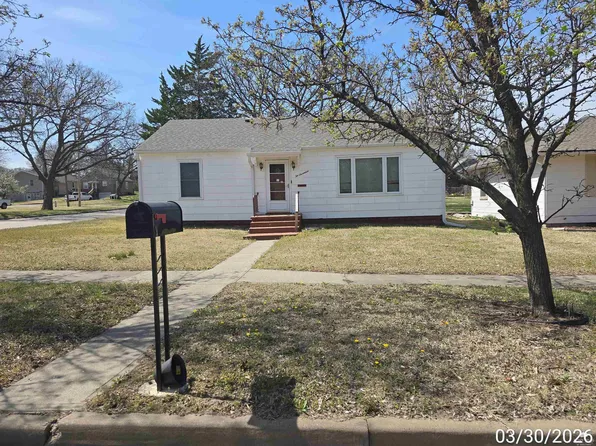 217 S East St, Herington, KS 67449