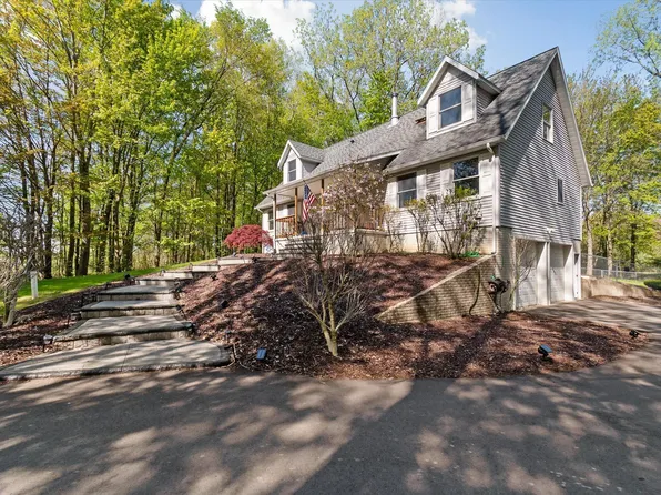 11790 Sumpter Rd, Carleton, MI 48117