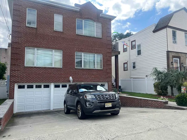 145 Centre Ave, Secaucus, NJ 07094