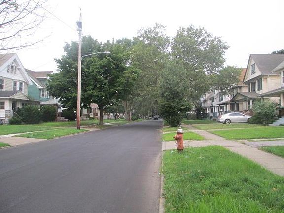 5th image of 9012 Kempton Ave