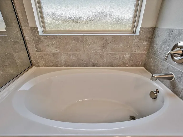 426 George Dr — Photo 10