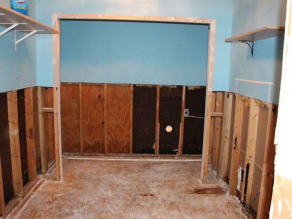 5th image of 20340 Pearl St
