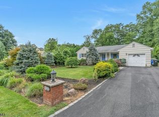 136 Maple Ave, Berkeley Heights, NJ 07922