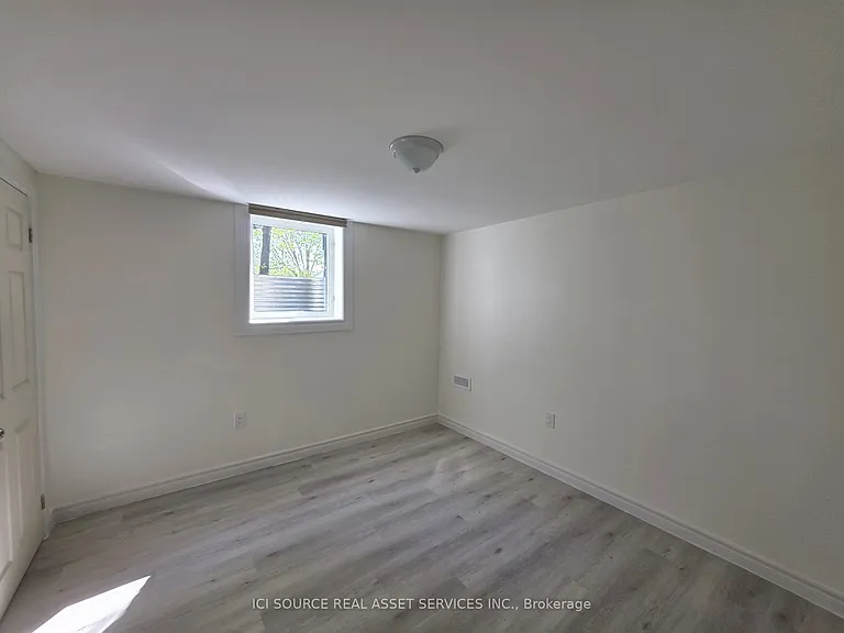 1324 Odessa Cres #BASEMENT — Photo 7