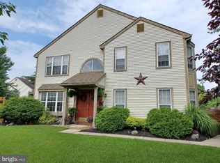 47 Sandhurst Dr, Mount Laurel, NJ 08054