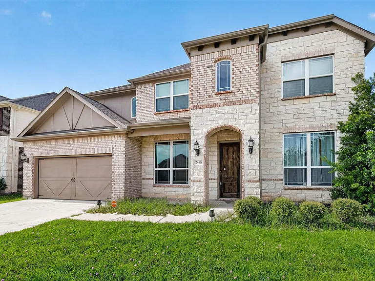 24419 Avanti Dr — Photo 2