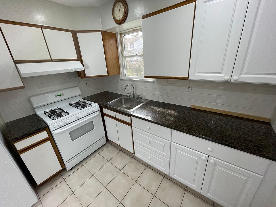 1st image of 180 Grant Ave #2