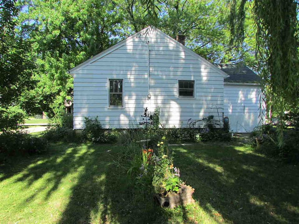2nd image of 609 S Huron St