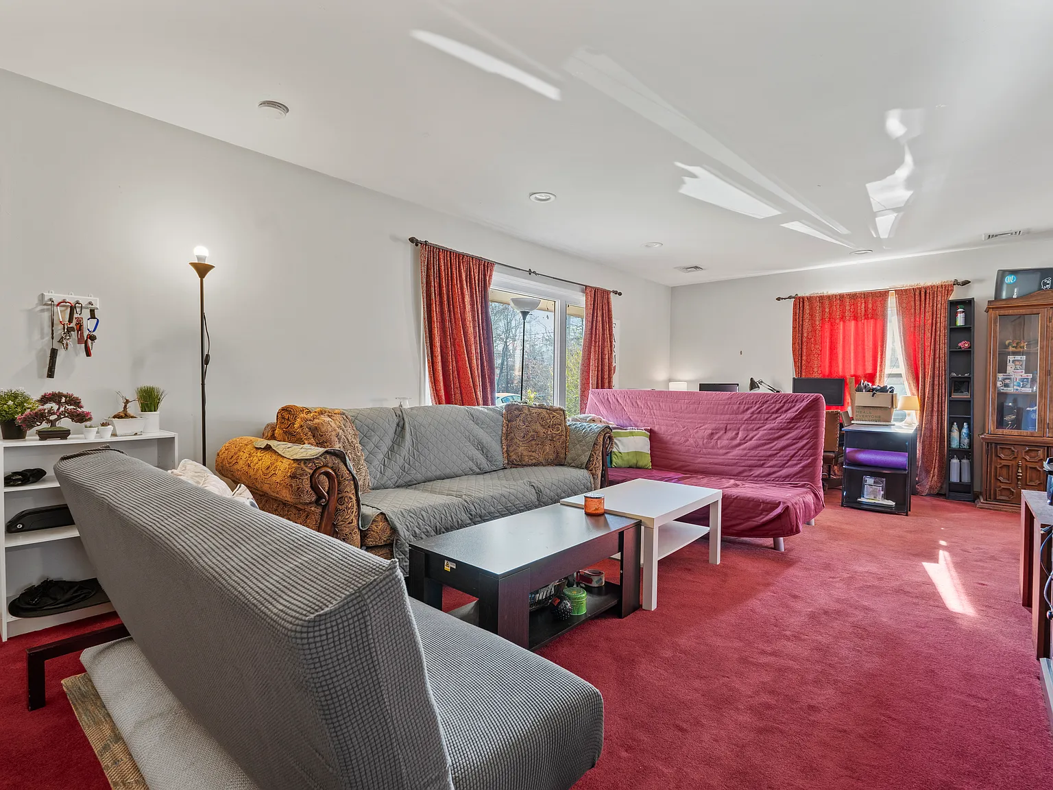 4 bed, 2500 sqft, $3,195 — Photo 3