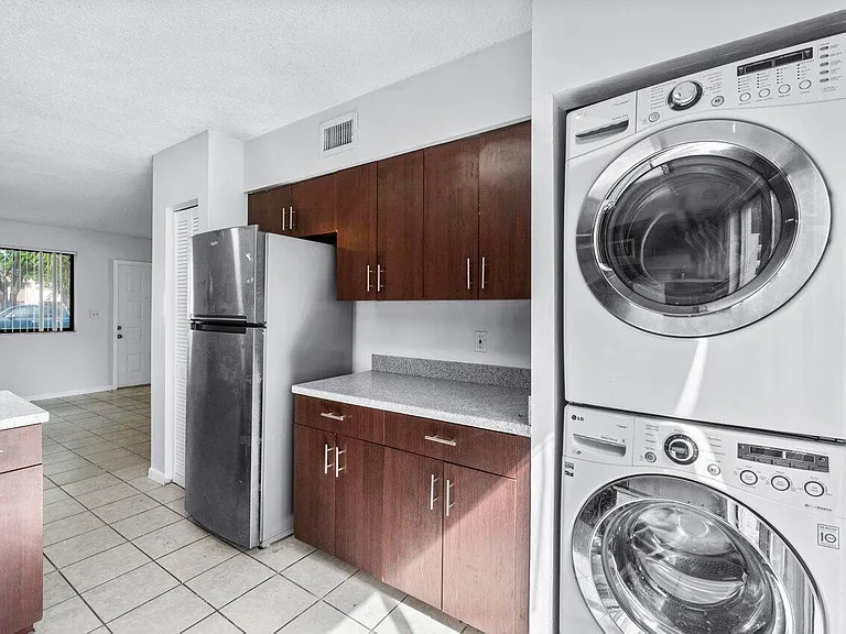 1837 NW 94th Ave — Photo 8
