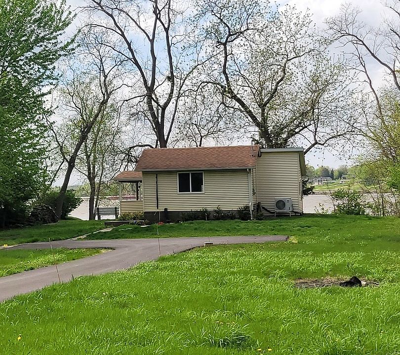 1st image of 2365 S High St
