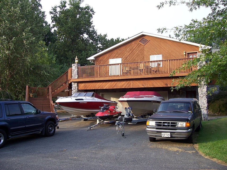 Garage end