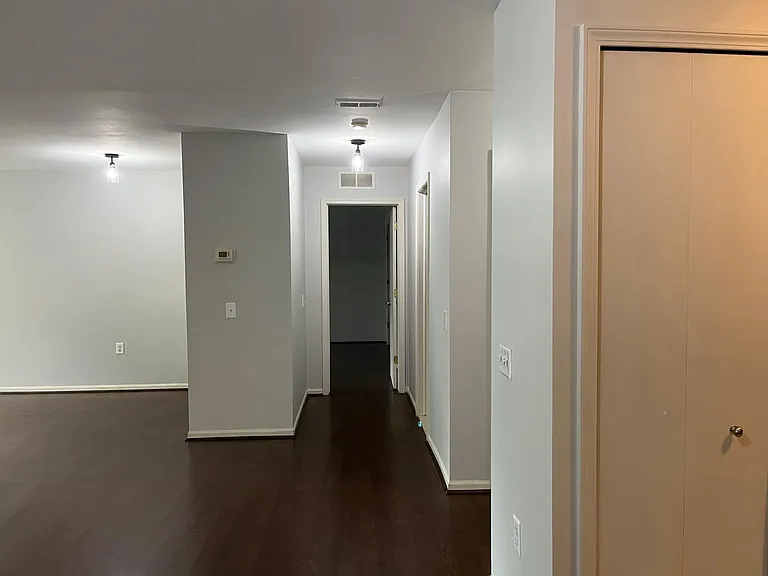1127 S Lake Dr #208 — Photo 18