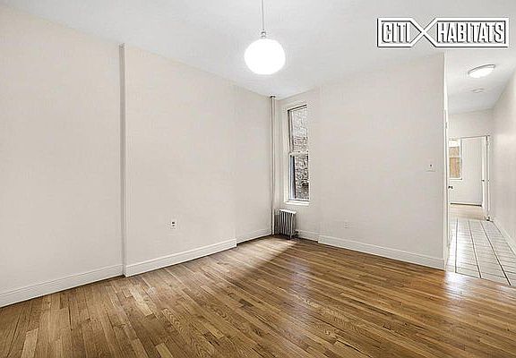 3rd image of 448 W 55th St #A4